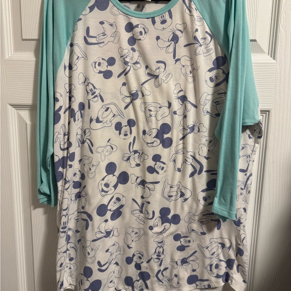 LuLaRoe Blue and White 2x Plus Disney 3/4 Sleeves